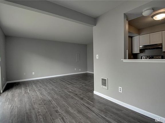 5th image of 19597 2nd Ave NE