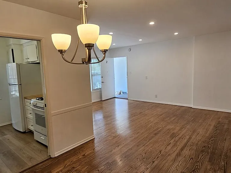 1227 S Holt Ave — Photo 5