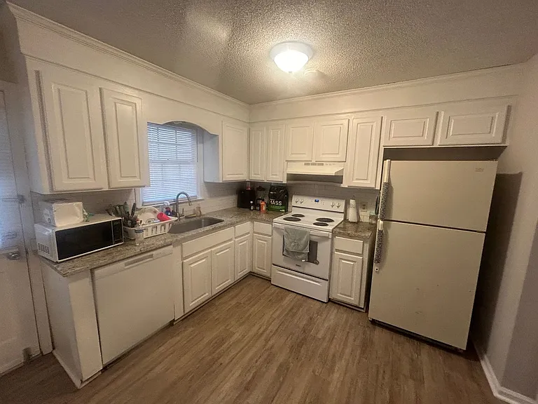 113C Manorwood Ct — Photo 5