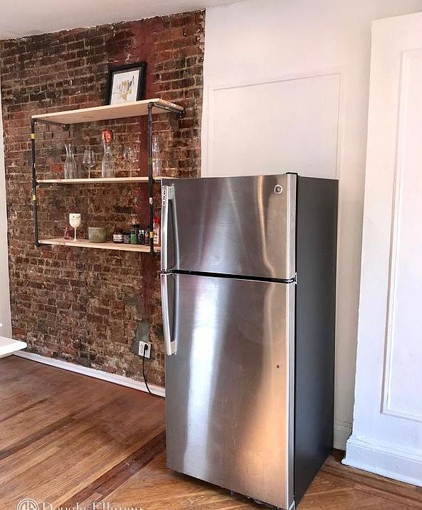 1st image of 370 Hancock St #3