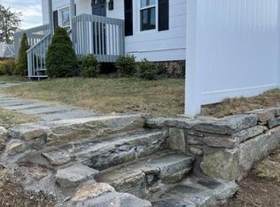 67 Lynde St, Old Saybrook, CT 06475