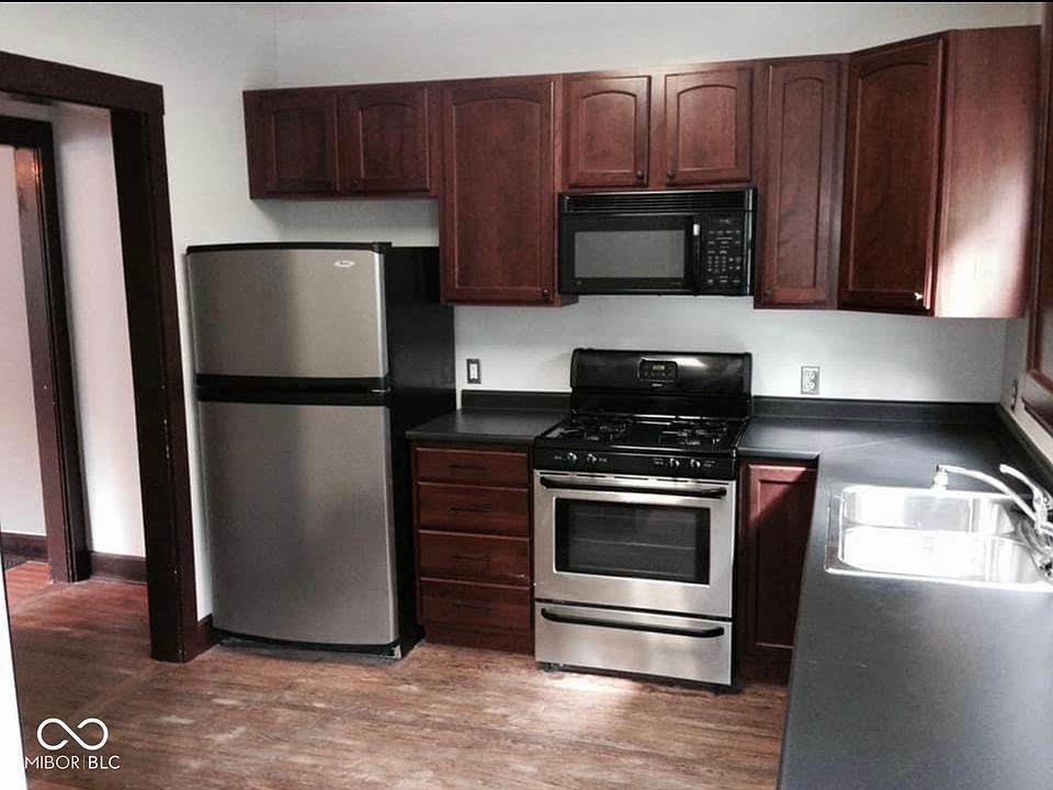 2nd image of 6201 Broadway St