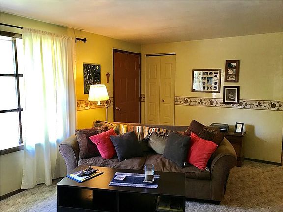 4th image of 7697 Lakewood Dr