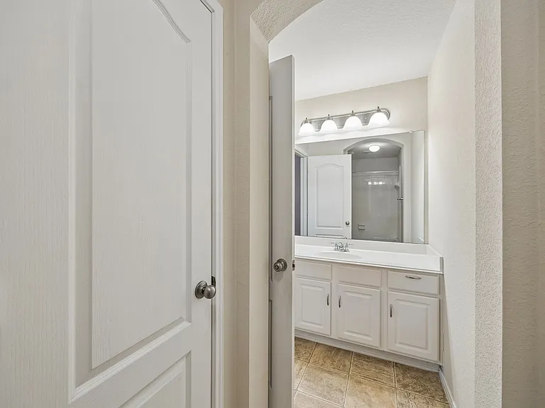 1552 Sleepy Hollow Dr — Photo 25