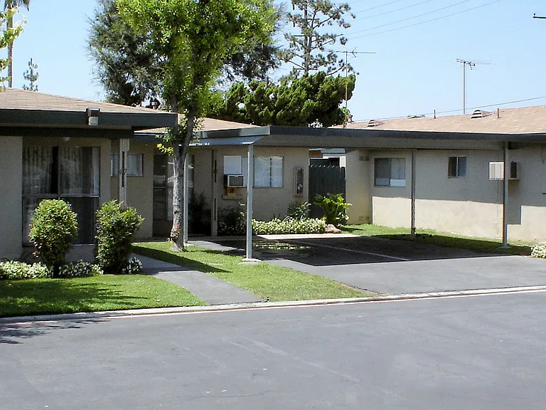 Placentia Meadows Apartments — Photo 20