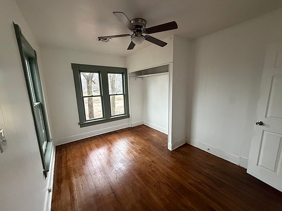 2nd image of 920 S Duck St #1/2