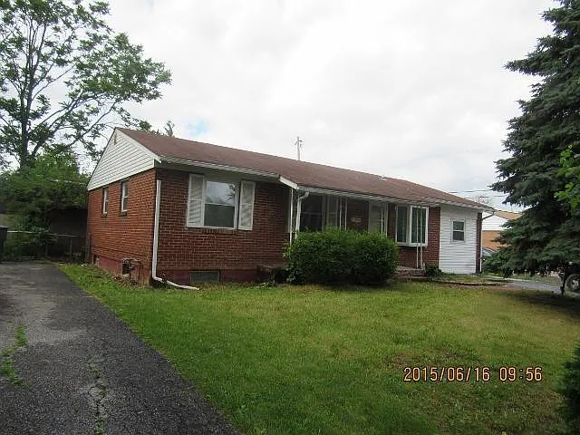 1395 Benvue Dr photo 1