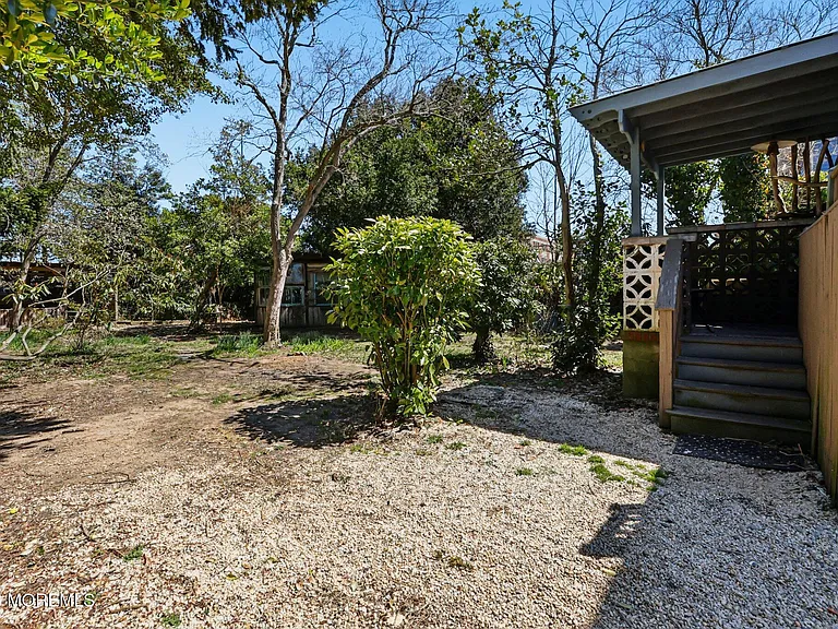 15 Woolley Ave — Photo 22