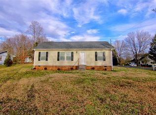 199 Taylor St, Yadkinville, NC 27055