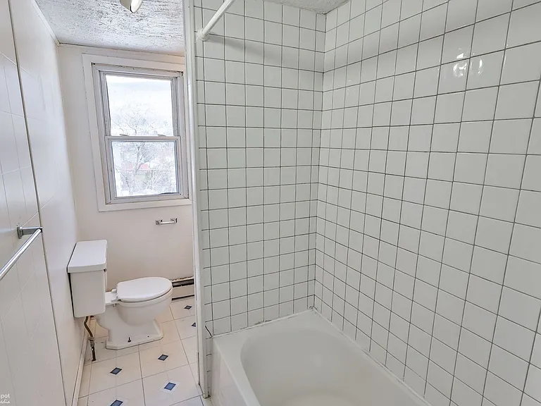 Catawissa St 50 W — Photo 20