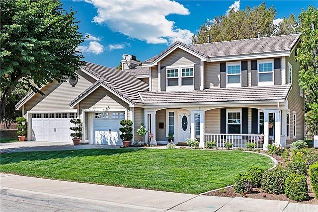 1st image of 853 E Leadora Ave