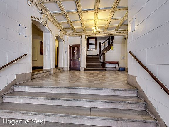 3rd image of 1112 Larkin St #103