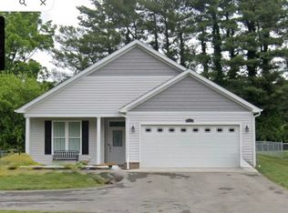 5572 Hollins Rd, Roanoke, VA 24019