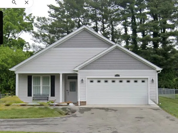 5572 Hollins Rd, Roanoke, VA 24019