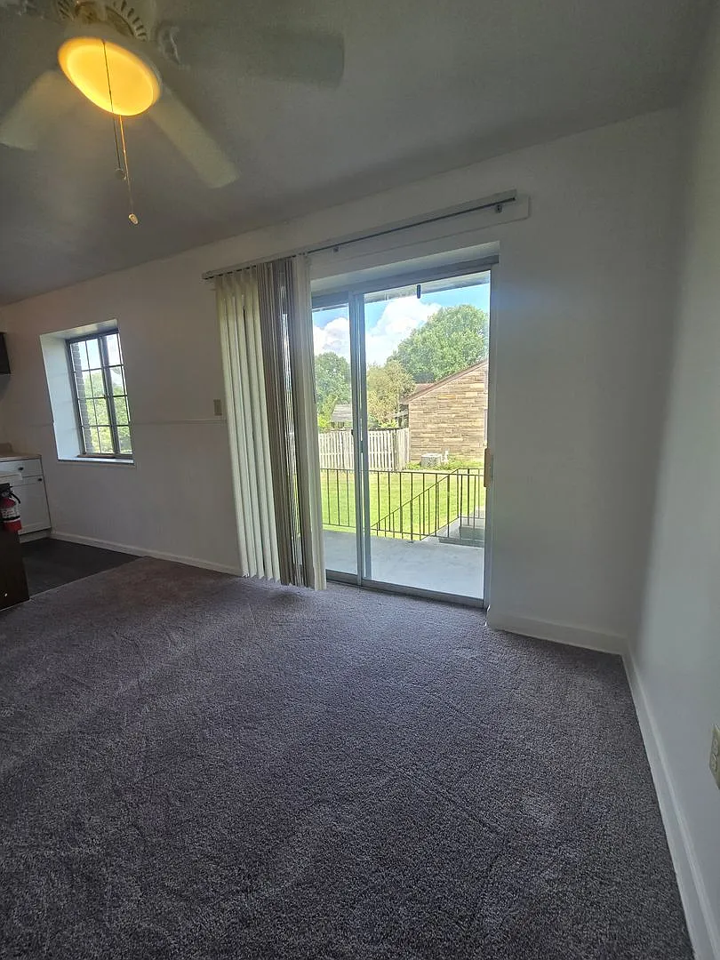Elizabeth Township 2 bedroom — Photo 2