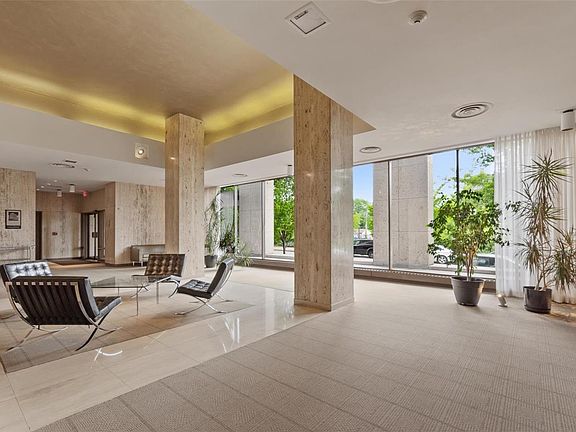 2nd image of 4501 Lindell Blvd APT 8J