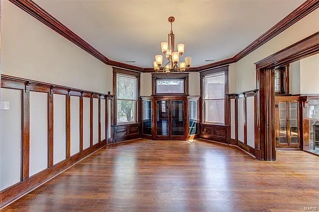 5779 Pershing Ave — Photo 9