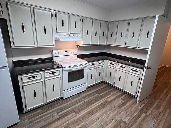 4th image of 497 Cedar Dr