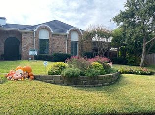 504 Guadalajara Cir, Irving, TX 75062
