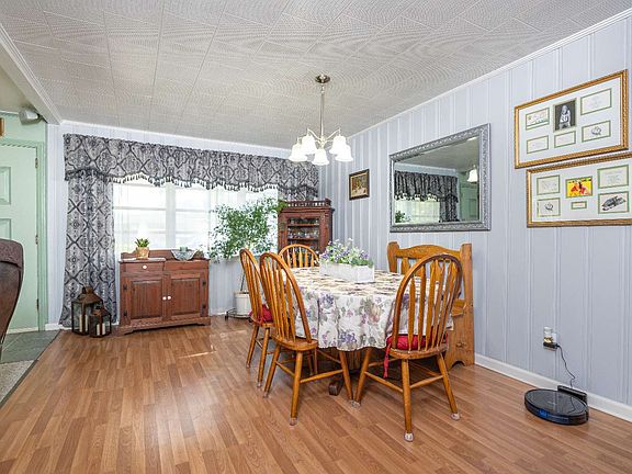 4th image of 1212 Darrow Ave SE