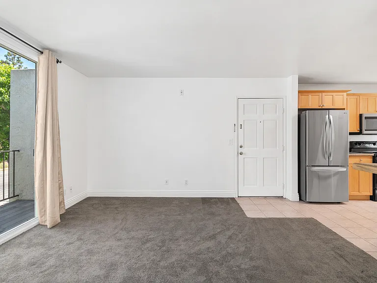 2850 Reynard Way #21 — Photo 16