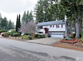 81 E Fairway Dr, Allyn, WA
