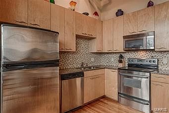 5th image of 2020 Washington Ave #Penthouse 807