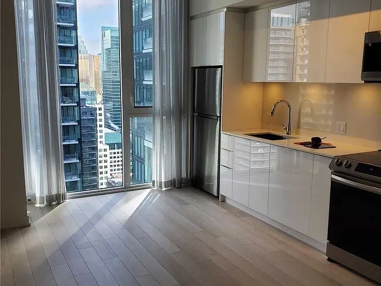 357 King St W #3605 — Photo 2