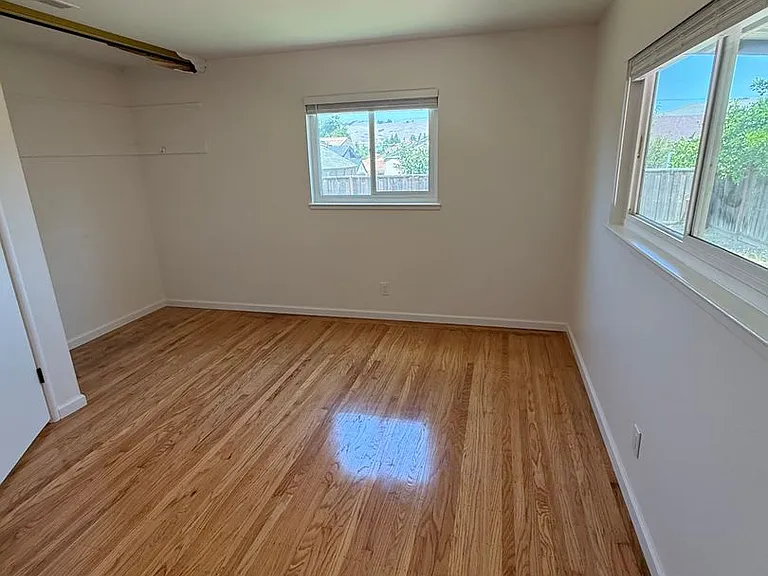 41320 Beatrice St — Photo 12