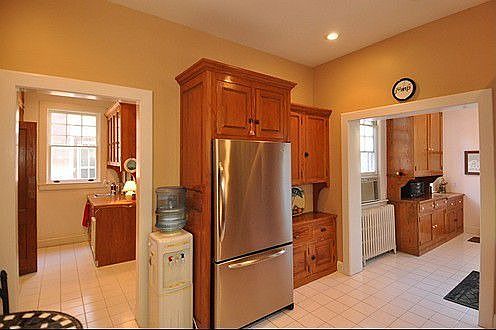 2nd image of 534 Pembroke Ave