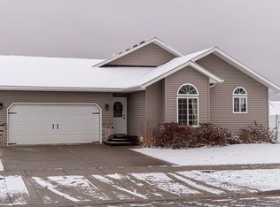 634 Country Rd W, Rapid City, SD 57701