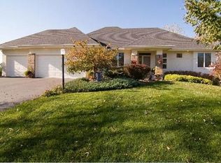 8941 Thomas Ln, Woodbury, MN 55125
