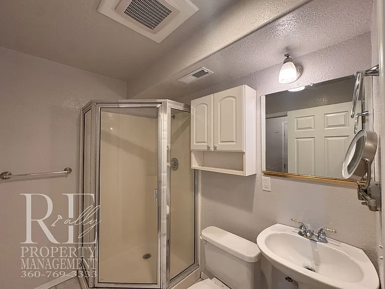 7611 Oak Park Dr NW — Photo 22