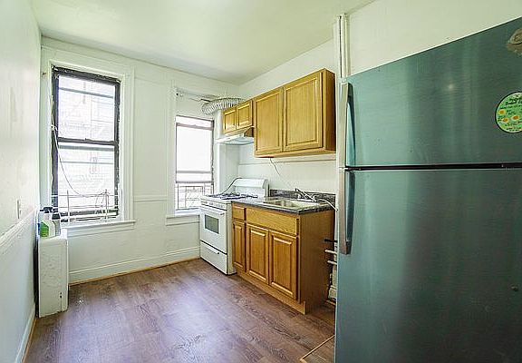 4th image of 41-22 52nd St #1R