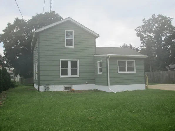 603 W Brown St, Harvard, IL 60033