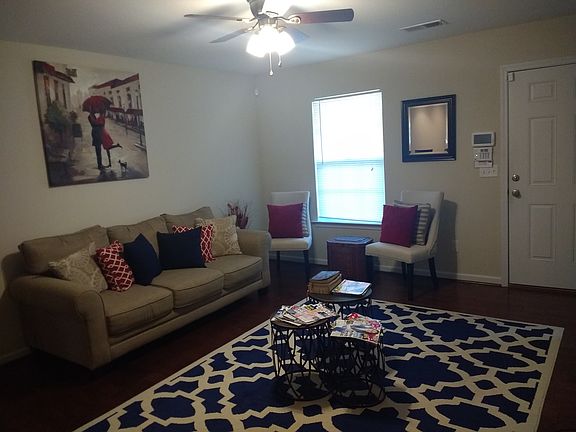 3rd image of 217 Thyme Cir