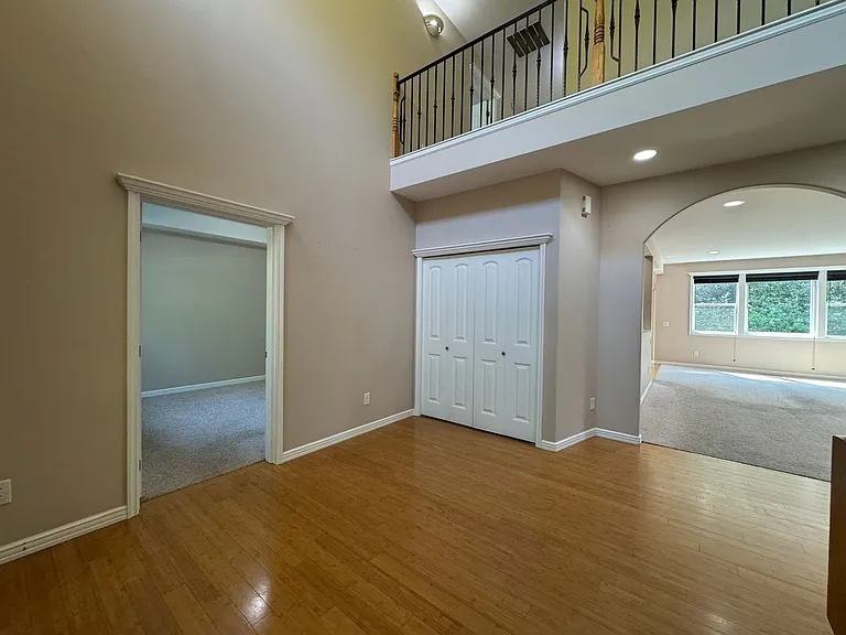 4467 Castlerock Dr — Photo 4