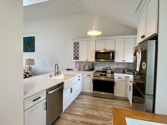 5th image of 52 Fairway Place #14