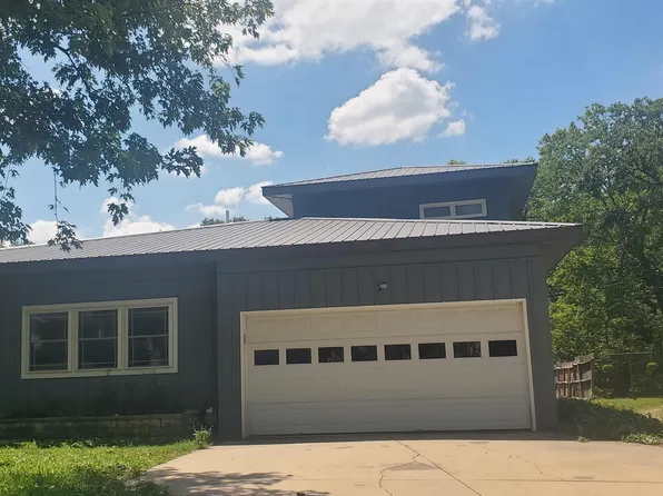 329 N Elm St, Marion, KS 66861