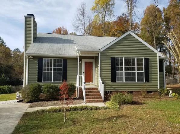 308 Holly Pines Ct, Holly Springs, NC 27540
