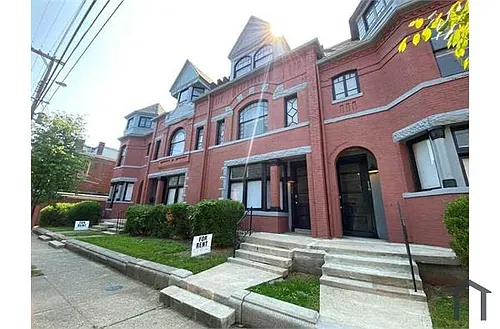 114 W Oak St #1 Photo 1