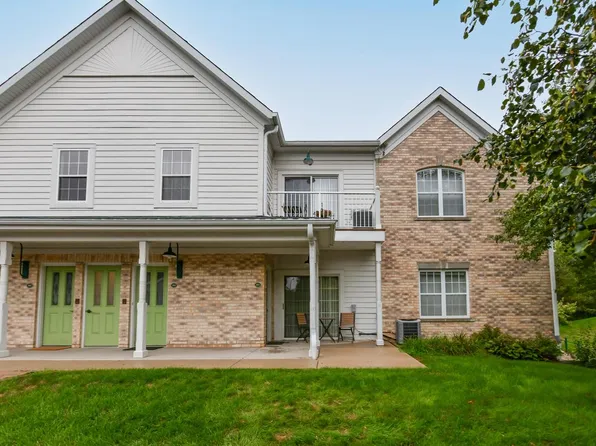 2740 Northview ROAD #104, Waukesha, WI 53188