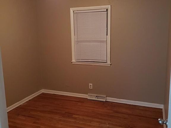 2nd image of 105 W 90th Ter