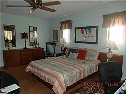 5th image of 921 NW 30th Ave APT C