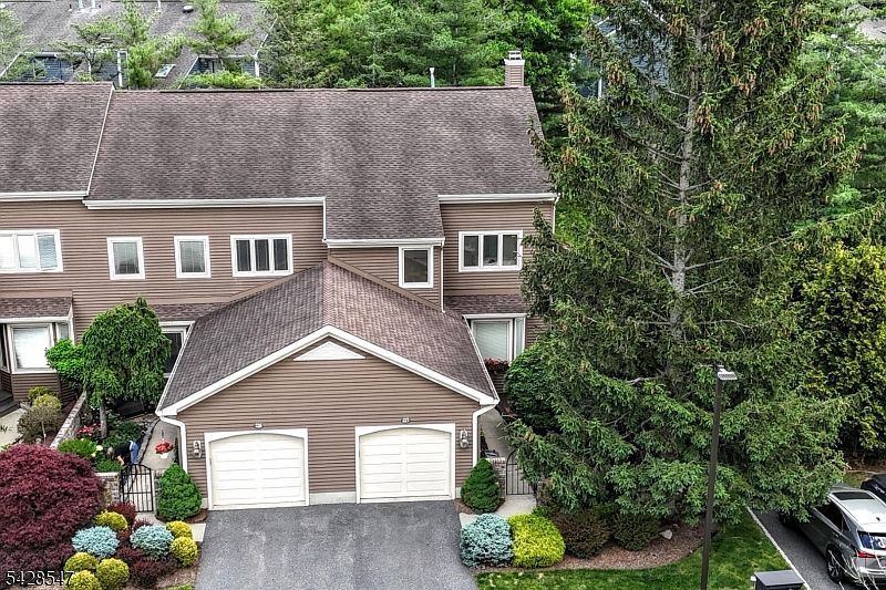 AV 227／228 24 World Houses 227 Westervelt Ln, Mahwah, NJ 07430 | Zillow