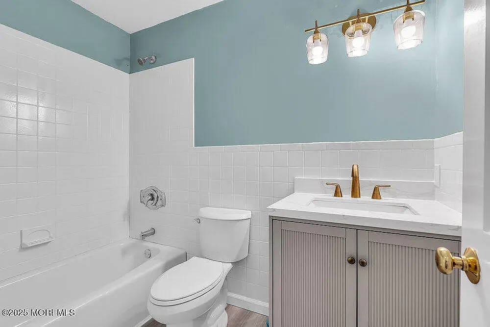 3 bed, 1728 sqft, $4,500 — Photo 2