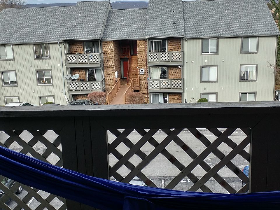 1st image of 821 Claytor Sq