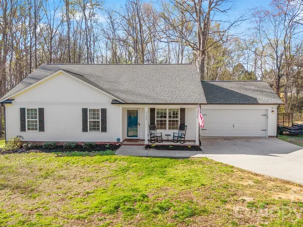 2136 Moose Rd, Kannapolis, NC 28083