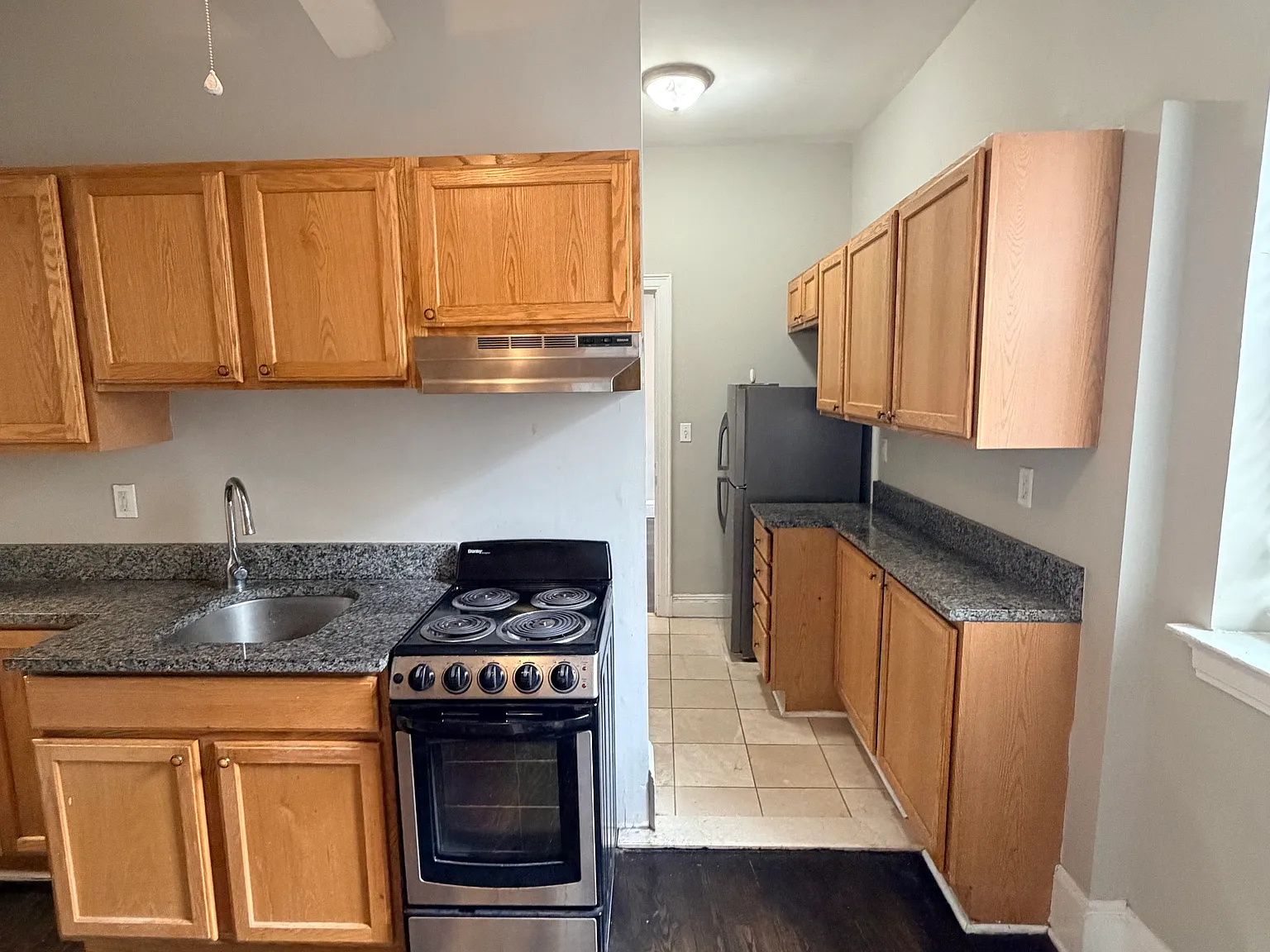 3 bed, 1.5 bath, $2,150 — Photo 2