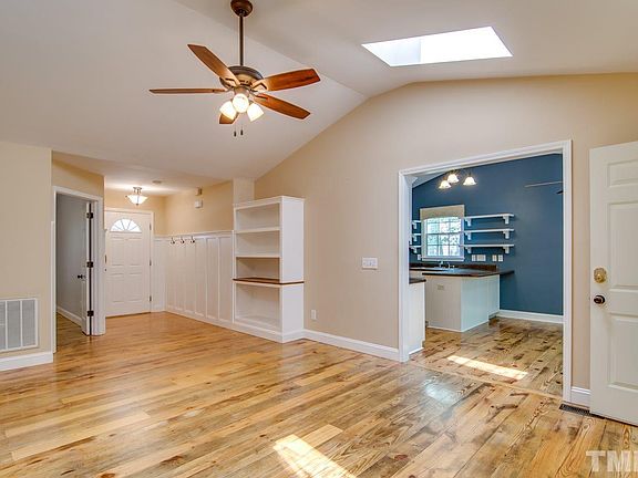 5th image of 26 Ringwood Ct